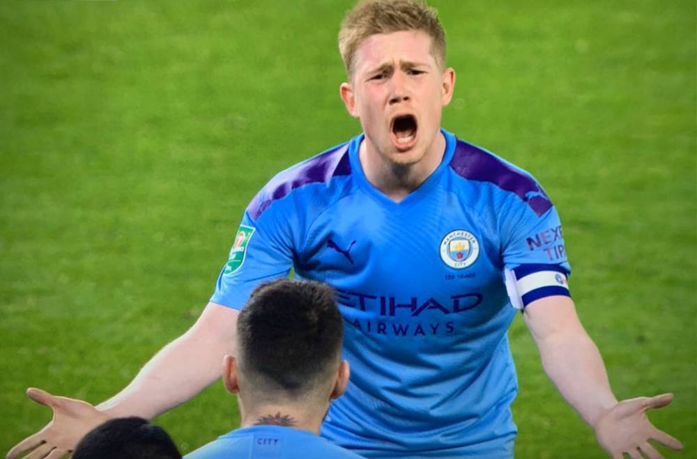 莱万：赛前准备中有很多地方没有做好；比赛场地简直像溜冰场（莱万直言：赛前准备问题不少，场地滑如溜冰场）