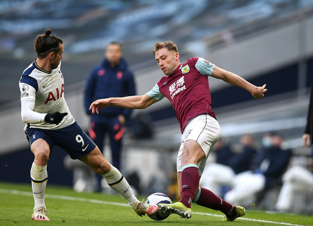 利雅得胜利vs赛哈特海湾：C罗领衔，马内、菲利克斯首发出战（利雅得胜利迎战赛哈特海湾：C罗率队，马内与菲利克斯先发亮相）