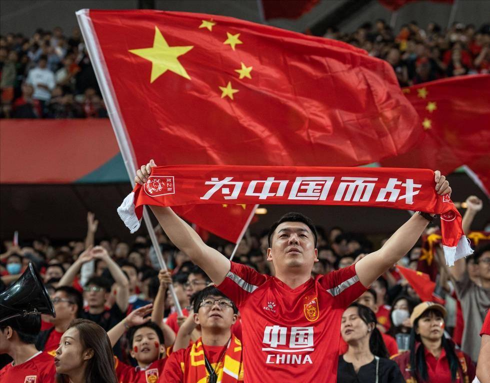 有父亲的风范吗？梅西小儿子西罗在迈阿密U8比赛中任意球破门（梅西幼子西罗迈阿密U8赛任意球破门，被指颇有父亲风采）