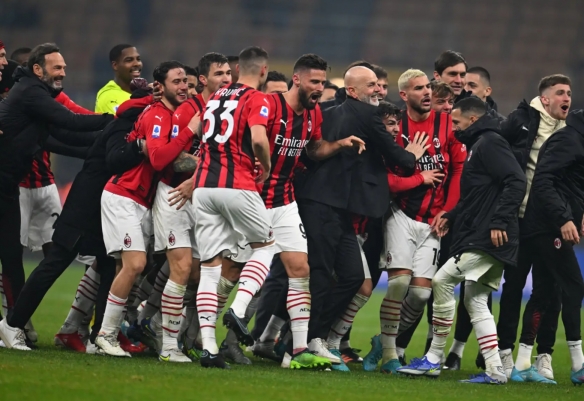 诺伊尔：补时进2球让大家松一口气，是否续约明年3月再考虑（诺伊尔：补时阶段连入两球才松了口气，续约要到明年3月再议）