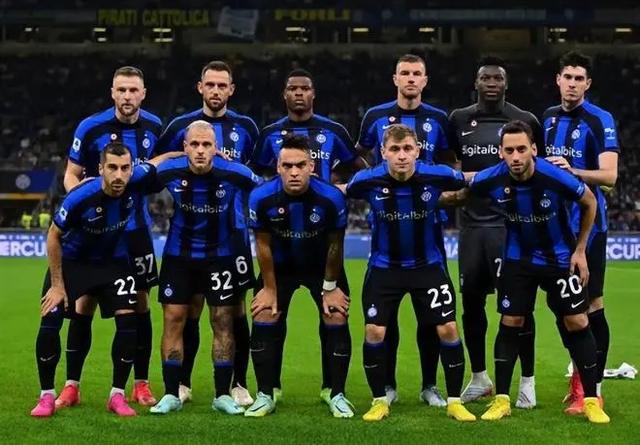 国安3-0河南！可怕的不是重夺足协杯冠军，而是球迷赛后的表态（国安3-0河南！更让人震惊的不是重夺足协杯，而是球迷赛后表态）