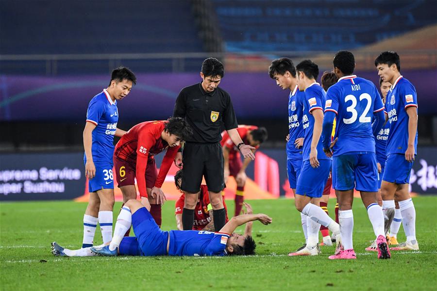 拜仁跟队：凯恩正在全力劝说格伊，希望他能选择加盟拜仁（拜仁随队记者：凯恩正全力游说格伊，盼其选择加盟拜仁）