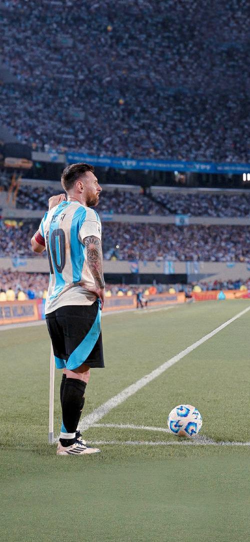 表情严肃！杨鸣回应遭江苏大逆转：球员没能站出来，大家畏手畏脚（面色凝重！杨鸣谈江苏逆转：关键时刻无人挺身，队员普遍拘谨）