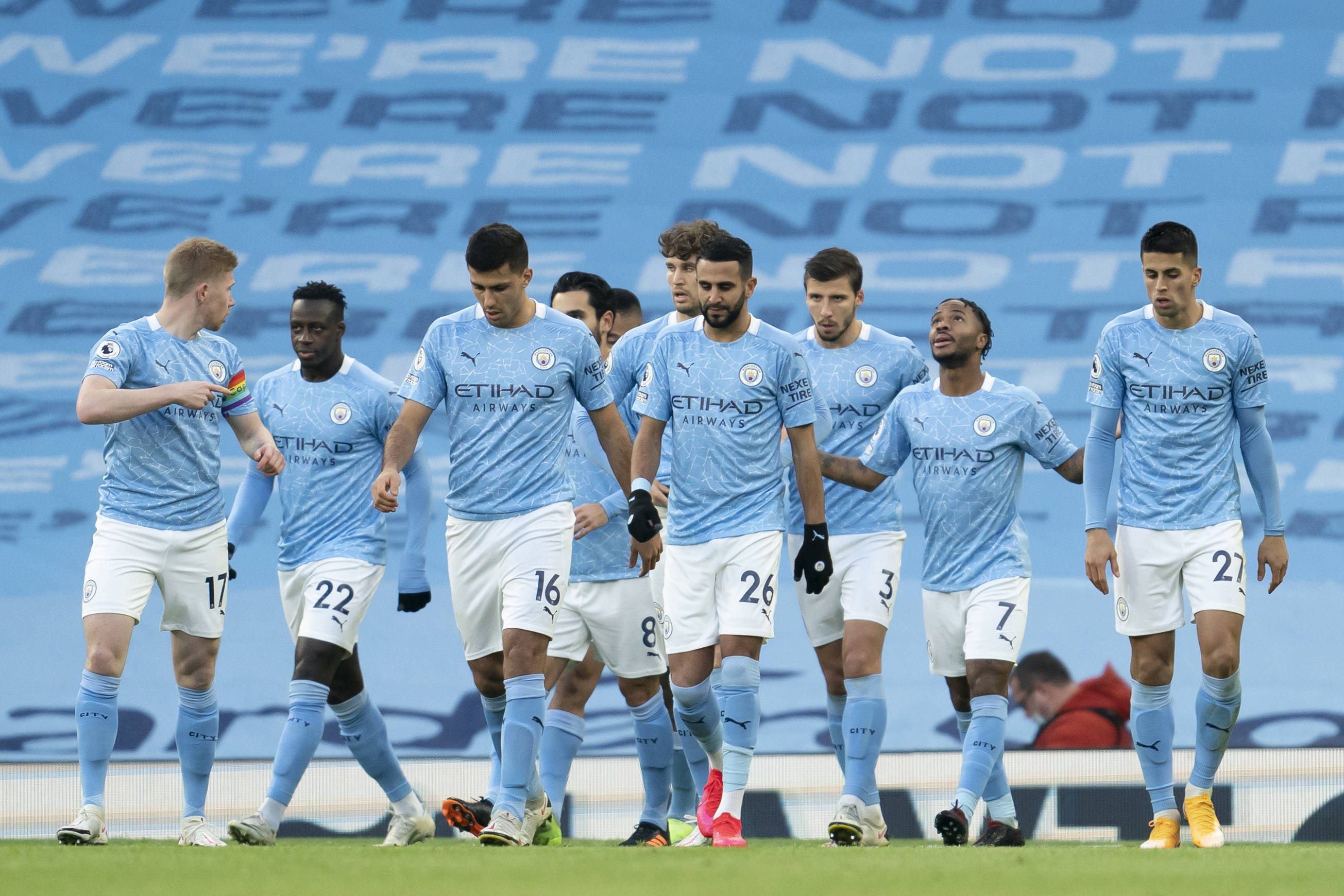 卡尔：如果我继续这样踢下去，当然是可以达到梅西那个水平的（卡尔：保持这种状态踢下去，我能达到梅西的高度）