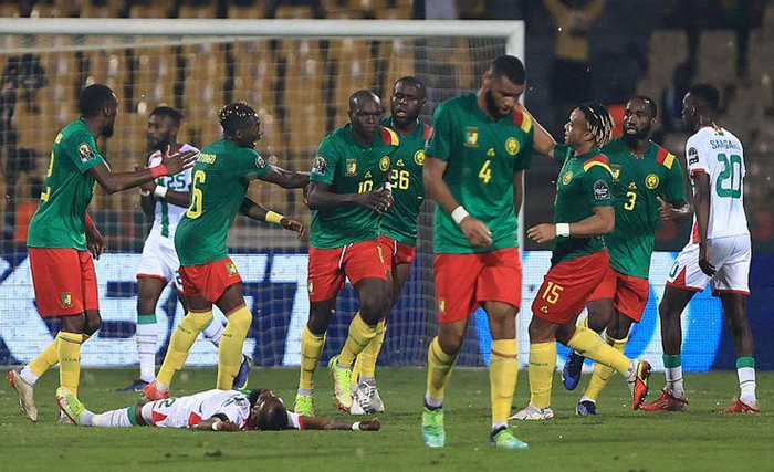 火星撞地球！枪手领跑英超&欧冠0丢球，拜仁新赛季17胜1平不败（豪门齐飞！阿森纳英超领跑欧冠零失球，拜仁新季17胜1平保持不败）