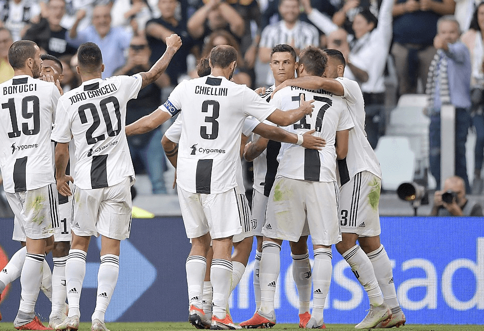 梅西荣膺美职联年度MVP，成北美体坛连续获奖伟大球员（梅西加冕美职联年度MVP，成为北美体坛连夺大奖的传奇球员）