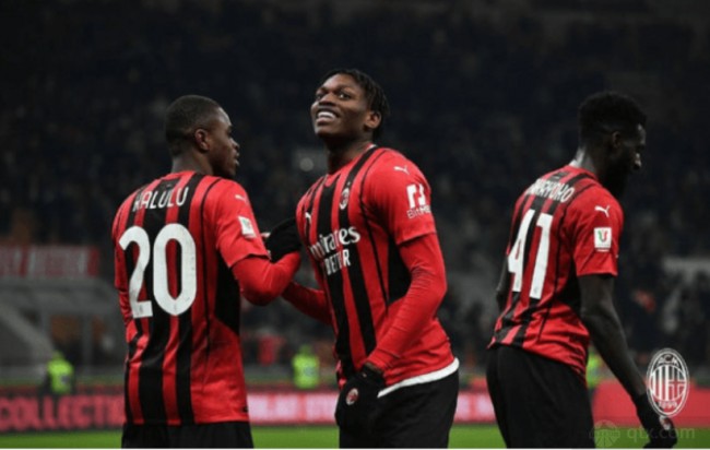 镜报：斯洛特将在48小时内与萨拉赫会面，决定后者未来走向（镜报：斯洛特将于48小时内与萨拉赫会谈，敲定其未来去向）