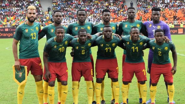 球迷：这人能飞吧？（球迷惊呼：他是会飞的吗？）