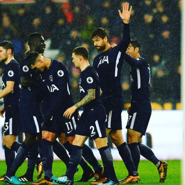 驳斥转会传闻，贡多齐：我专注于当下，想帮拉齐奥赢下更多球（贡多齐否认转会传闻：专注当下，只想助拉齐奥赢得更多胜利）