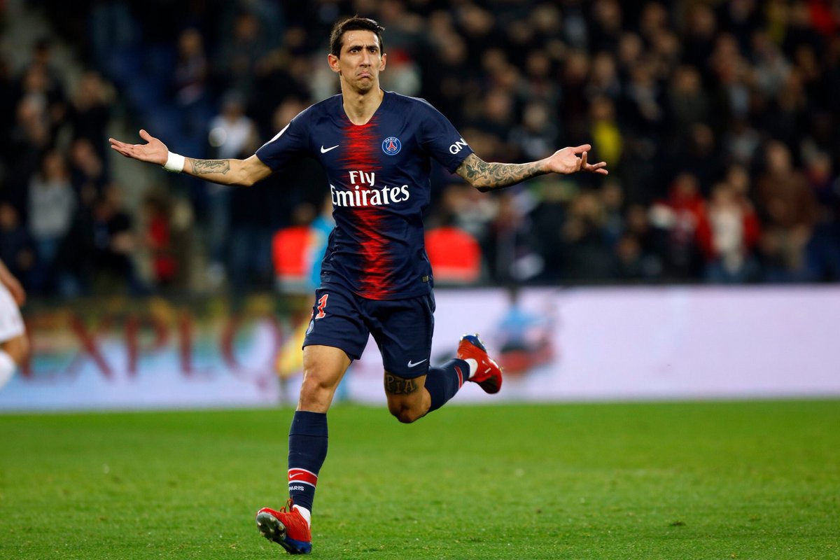 摸吉祥物女演员胸部，前塞尔塔队长马略被判赔偿1000欧（前塞尔塔队长马略因不当触碰吉祥物女演员胸部被判赔偿1000欧元）